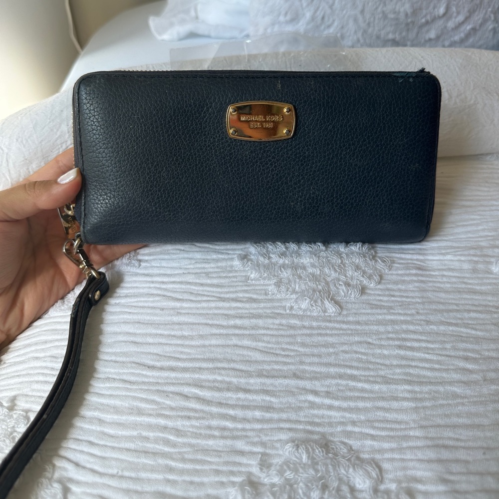 Micheal Kors Large Navy Blue Wallet